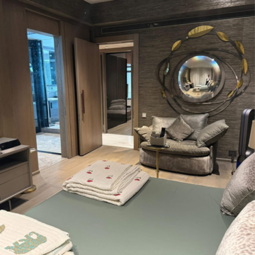 Living Room in 4 BHK Apartment at Andheri West – for Sale