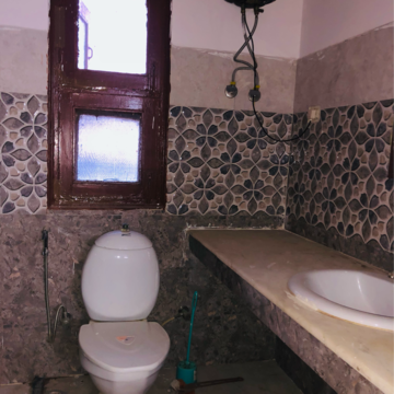 Bathroom in 1 RK Villa at Sector 21 – for Rent