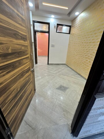 Room in 1 BHK Builder Floor at Rohini Sector 7 – for Sale