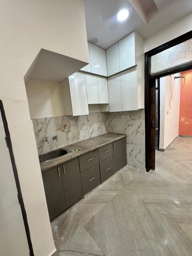 Kitchen, rohini sector 7 1 Bedroom 26 Sq.Mt. Builder Floor In Rohini Sector 7 Delhi 9606491