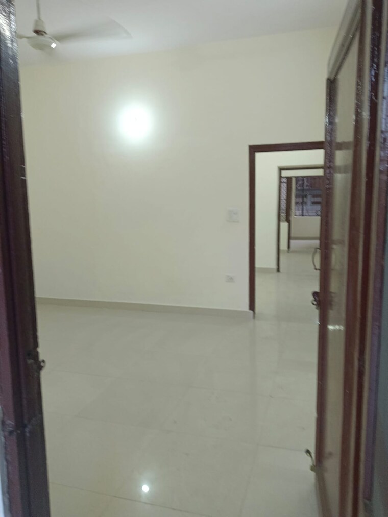 Room, lajpat nagar 4 2 Bedroom 1099 Sq.Ft. Builder Floor In Lajpat Nagar 4 Delhi 9606995