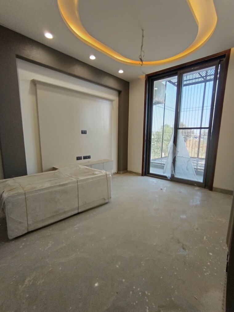 Room, puri-aman-vilas 4 Bedroom 350 Sq.Yd. Builder Floor In Sector 89 Faridabad 9607057