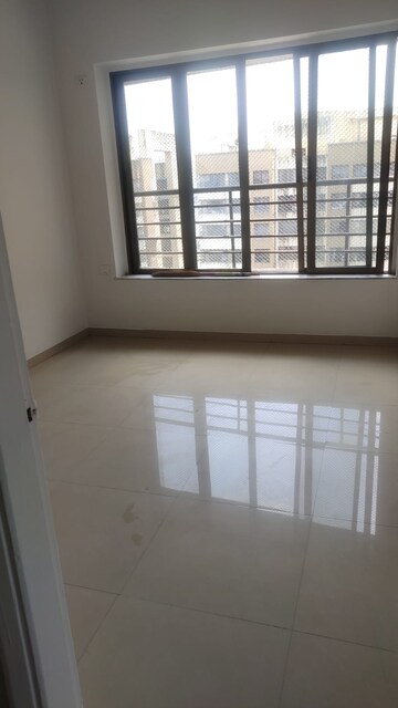 Room in 2 BHK Apartment at Kalpataru Srishti Namaah, Mira Road – for Sale