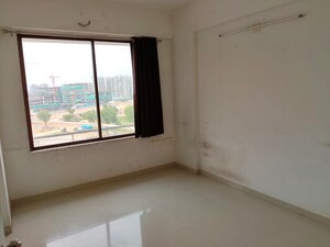 Room in 3 BHK Apartment at Krishna Heights Jagatpur, Jagatpur – for Sale