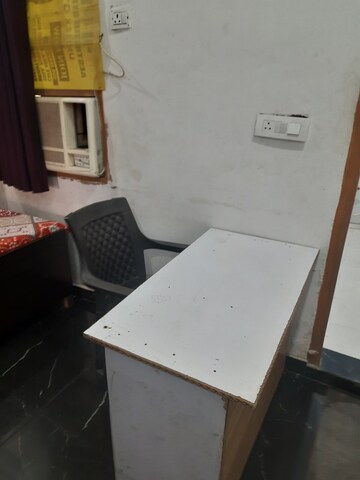   Pg at Sector 63a – for Rent