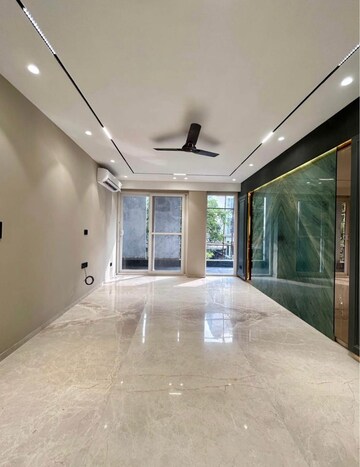 Room in 4 BHK Builder Floor at Ansal API Esencia, Sector 67 – for Sale