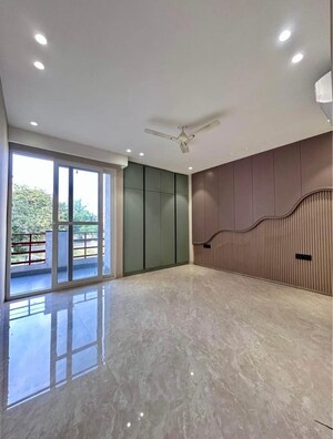 Room in 4 BHK Builder Floor at Ansal API Esencia, Sector 67 – for Sale