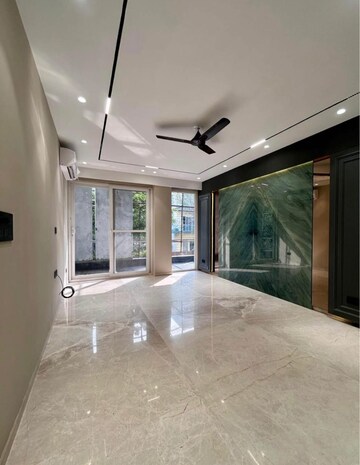 Parking in 4 BHK Builder Floor at Ansal API Esencia, Sector 67 – for Sale