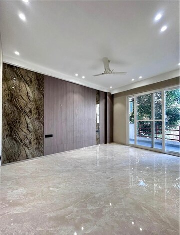 Room in 4 BHK Builder Floor at Ansal API Esencia, Sector 67 – for Sale