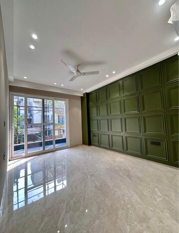 Room in 4 BHK Builder Floor at Ansal API Esencia, Sector 67 – for Sale