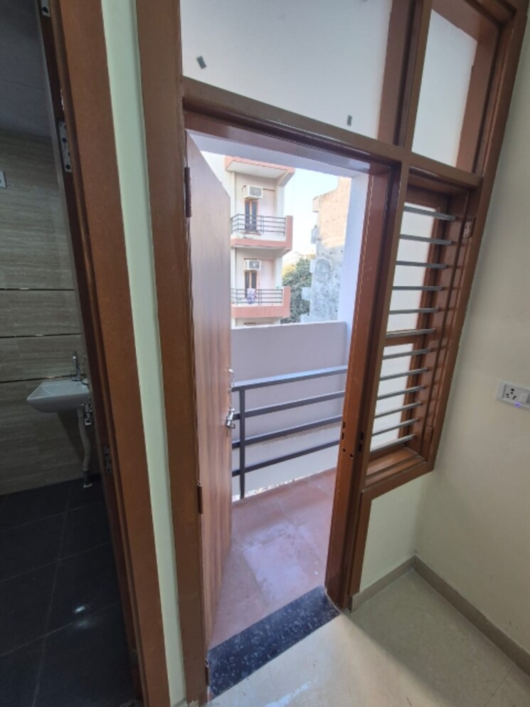 Room, fazilpur jharsa 1 RK 350 Sq.Ft. Builder Floor In Fazilpur Jharsa Gurgaon 9607282