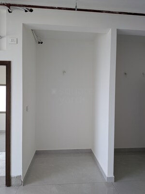 Room in 2 BHK Apartment at Marina Skies, Hi Tech City – for Sale