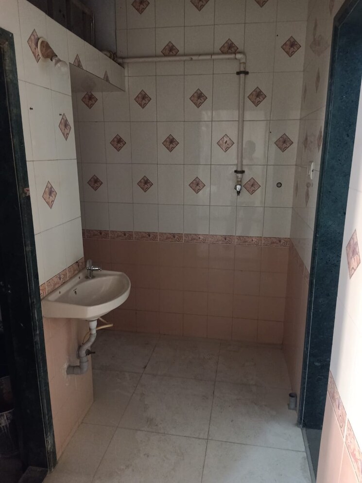 Bathroom, kalwa 1 Bedroom 550 Sq.Ft. Apartment In Kalwa Thane 9607323