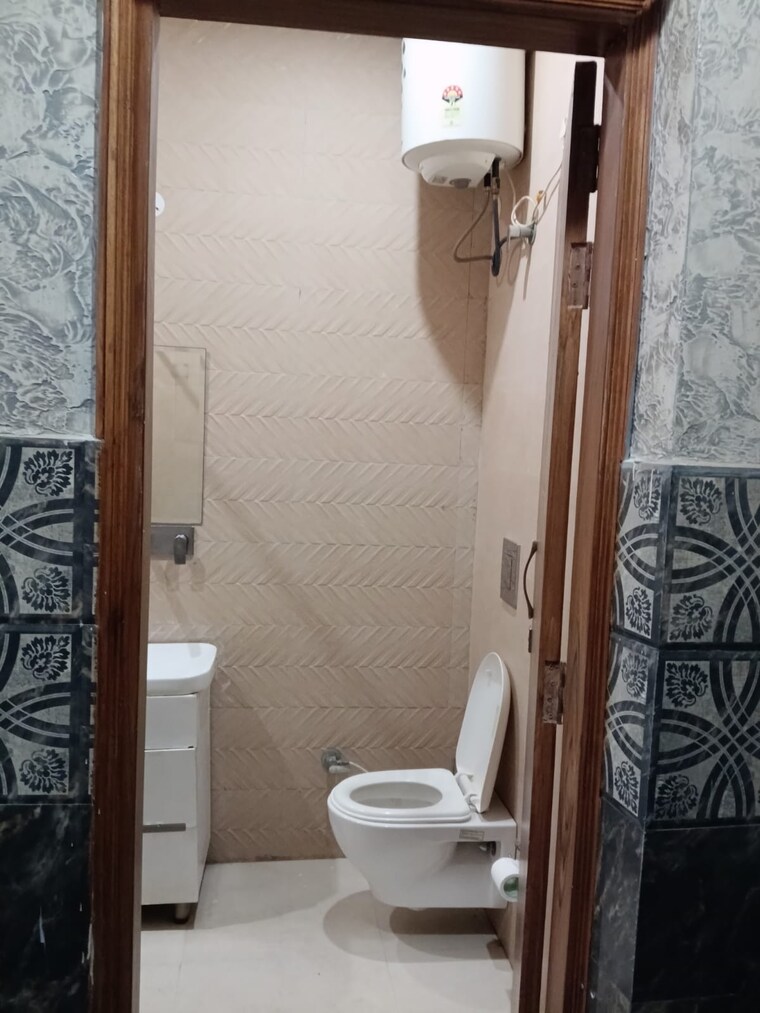 Attached Bathroom, sector 78 2.5 Bedroom 200 Sq.Yd. Independent House In Sector 78 Mohali 9607416