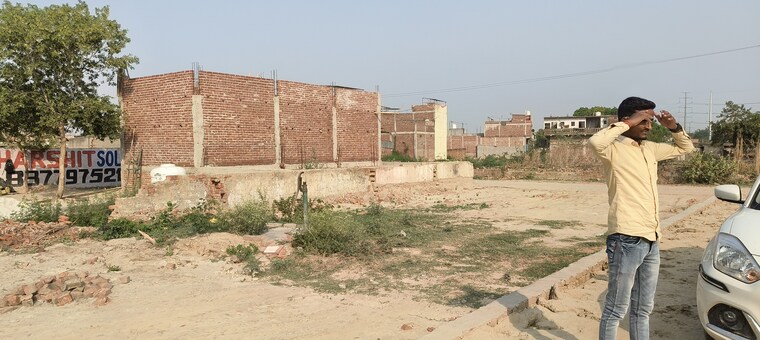 undefined, sector 80  100 Sq.Yd. Plot In Sector 80 Noida 9607427