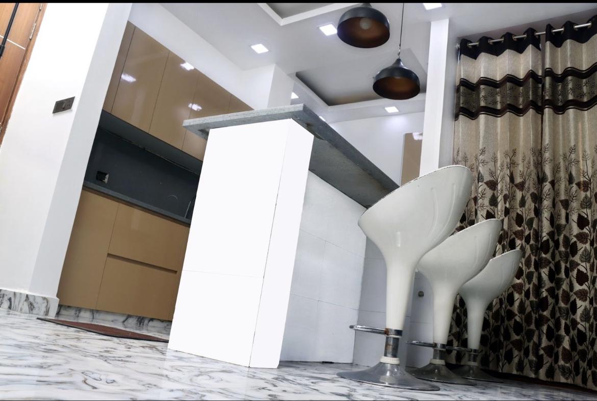 2 BHK + Extra Room 766 Sq.Ft. Apartment in Arun Vihar Sector 37