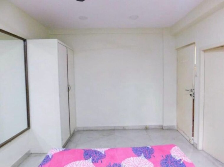 Room, goregaon east Pg For Girls In Goregaon East 9607389