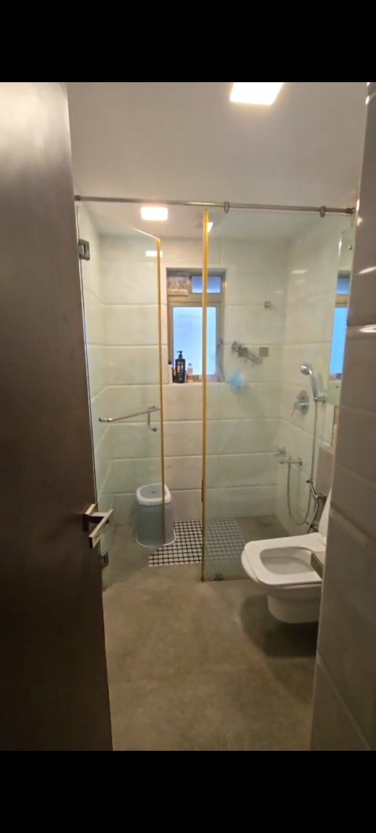 Bathroom, saibaba-tower 3 Bedroom 1500 Sq.Ft. Apartment In Andheri West Mumbai 9607404