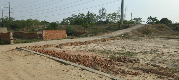 undefined, sector 80  100 Sq.Yd. Plot In Sector 80 Noida 9607427
