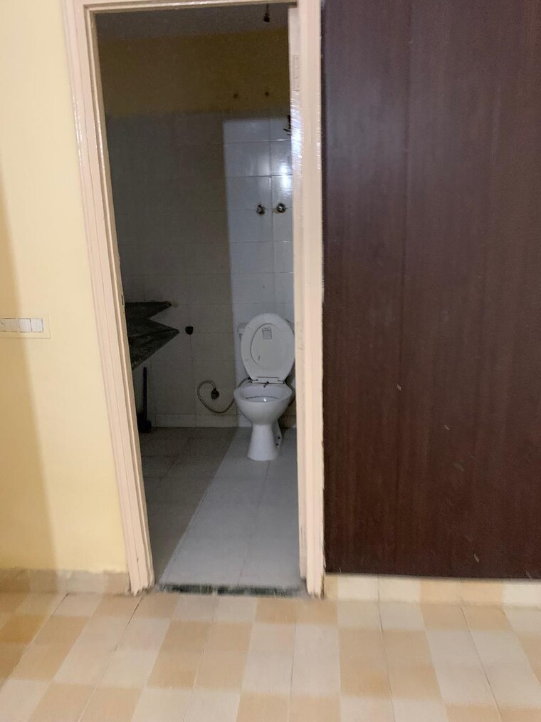 Bathroom, bptp-princess-park 3 Bedroom 1170 Sq.Ft. Apartment In Sector 86 Faridabad 9607370