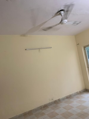 Room in 3 BHK Apartment at BPTP Princess Park, Sector 86 – for Rent