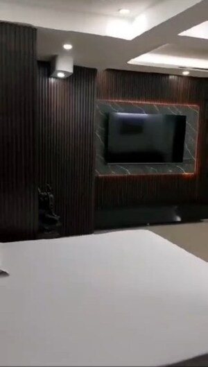 Room in 3.5 BHK Apartment at VIctoryone Amara, Sector 16 Greater Noida – for Sale