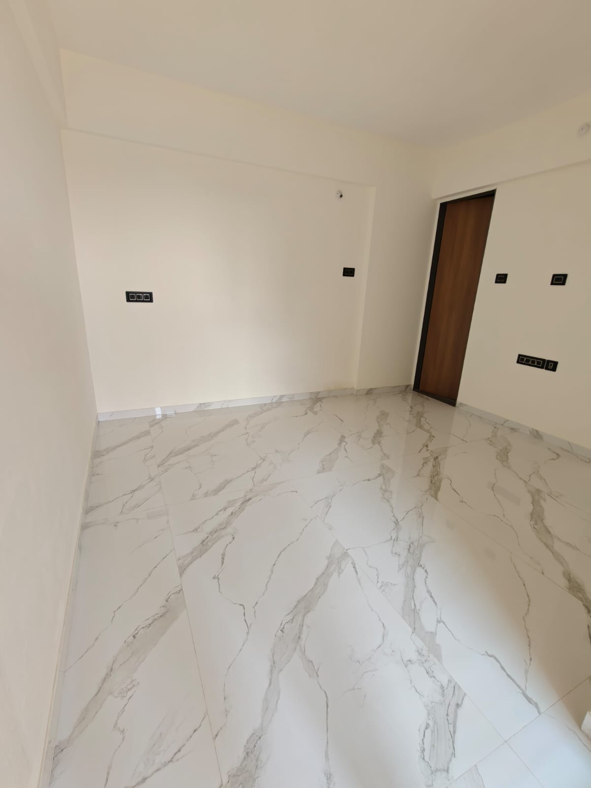 3 BHK Apartment For Rent in Amit Sapphire Park