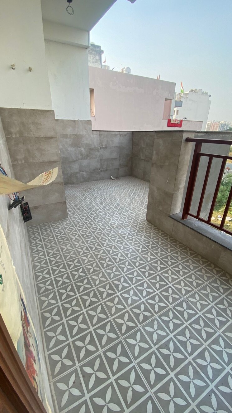 Balcony, puri-aman-vilas 4 Bedroom 500 Sq.Yd. Builder Floor In Sector 89 Faridabad 9607449