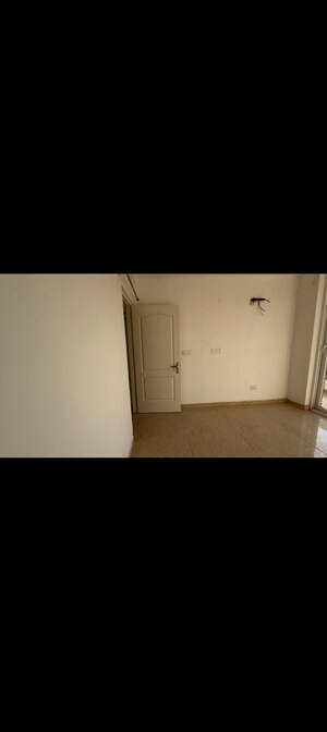 Room in 3 BHK Apartment at Roseate Homes, Ghazipur – for Rent