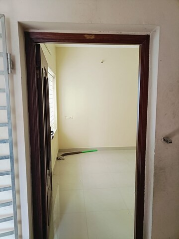 Building Lobby in 2 BHK Builder Floor at Selaiyur – for Sale