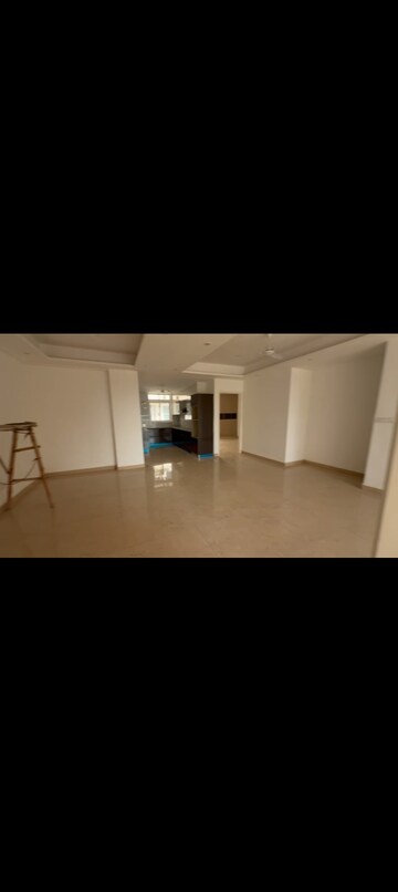 Room in 3 BHK Apartment at Roseate Homes, Ghazipur – for Rent