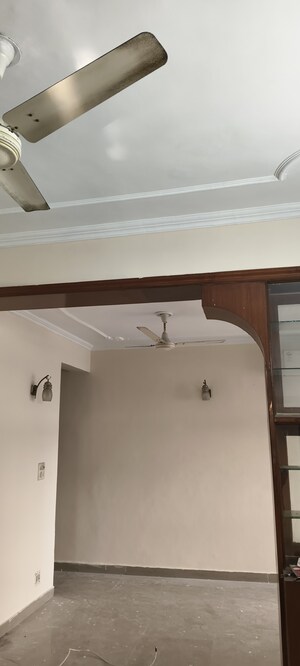 Room in 3 BHK Apartment at Ip Extension – for Rent