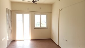 Room in 2 BHK Apartment at Puravankara Silversands, Mundhwa – for Rent