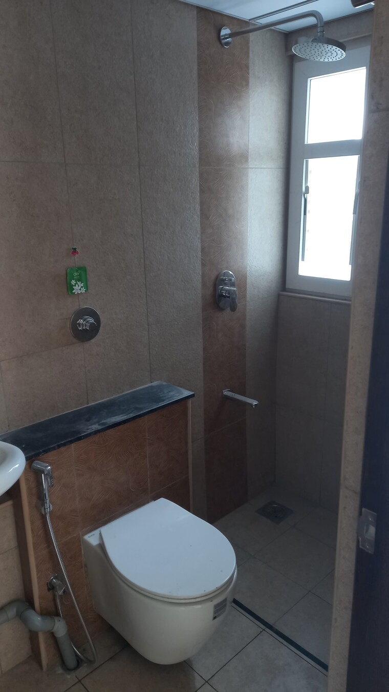 Attached Bathroom, puravankara-silversands 2 Bedroom 1050 Sq.Ft. Apartment In Mundhwa Pune 9607711