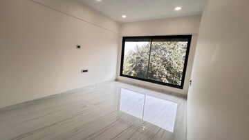 Room in 3 BHK Apartment at Ruparel Arista, Mulund West – for Sale