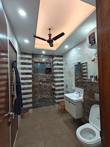Bathroom in 4 BHK Builder Floor at BP Homes, Sector 85 – for Sale