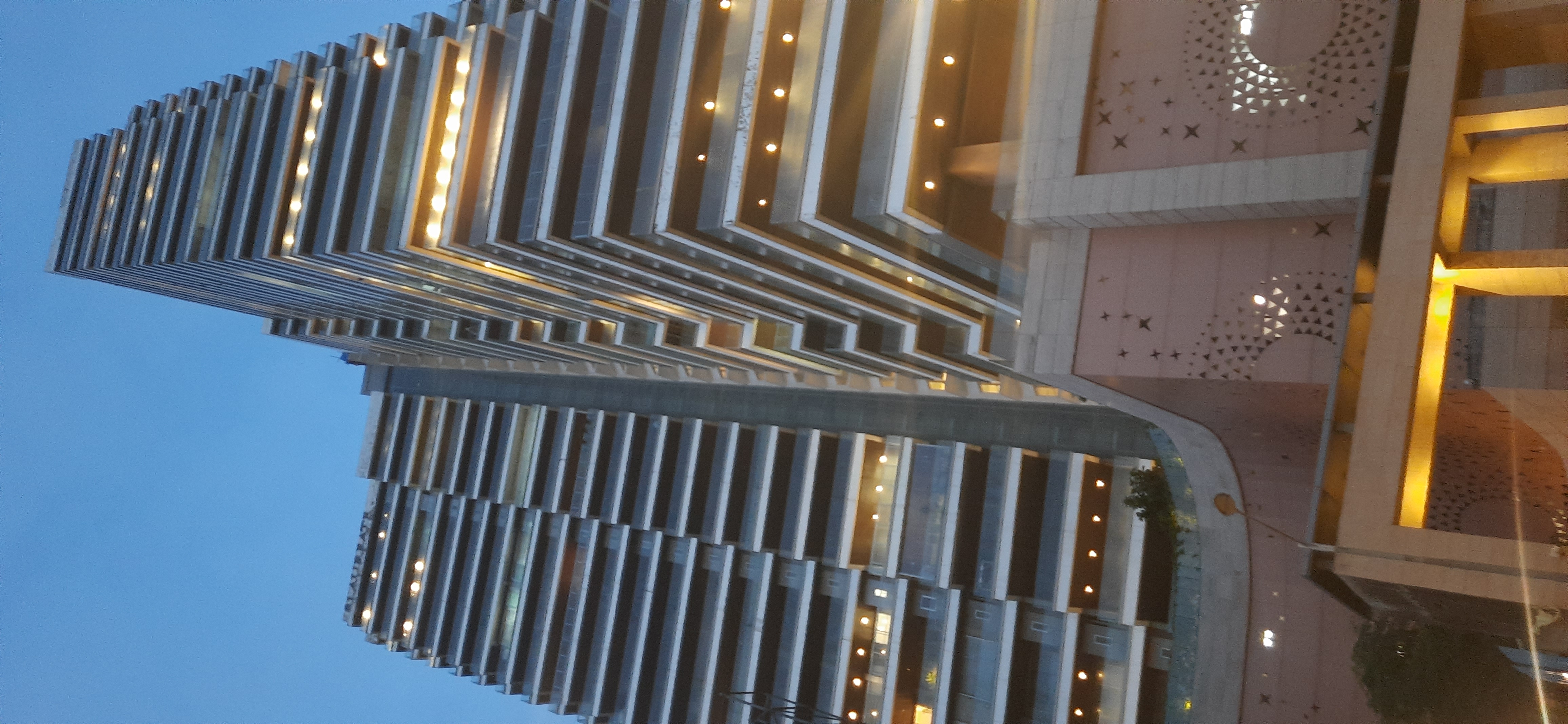 4 BHK + Servant Room Apartment For Rent in Off Hill Road