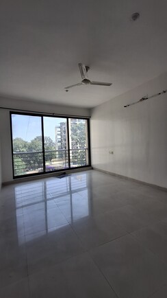 3 BHK Apartment For Sale in Tain Square