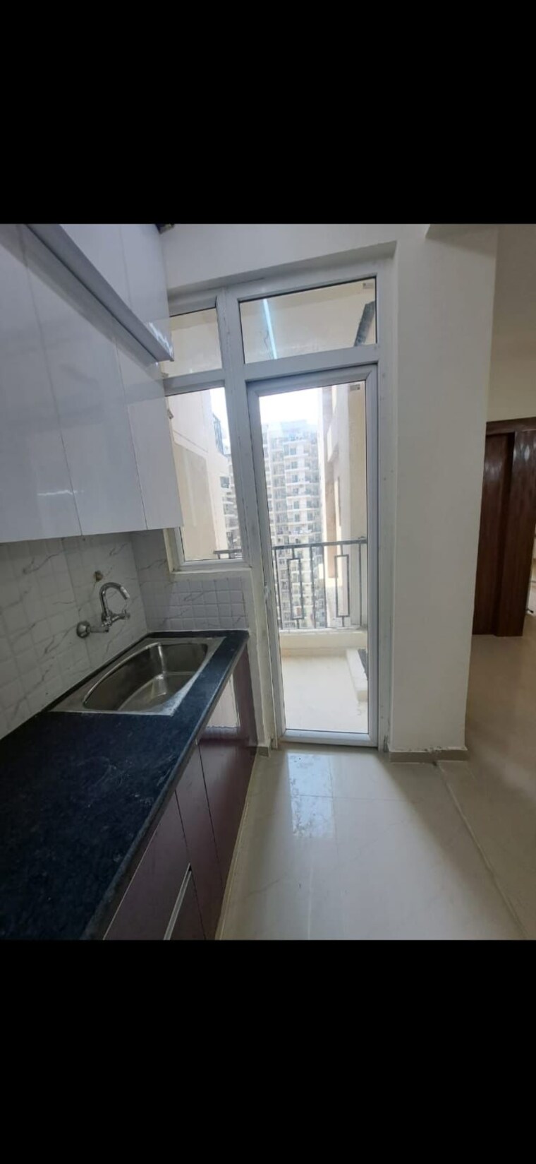 Kitchen, uninav-utopia 3 Bedroom 2650 Sq.Ft. Apartment In Morti Ghaziabad 9608037