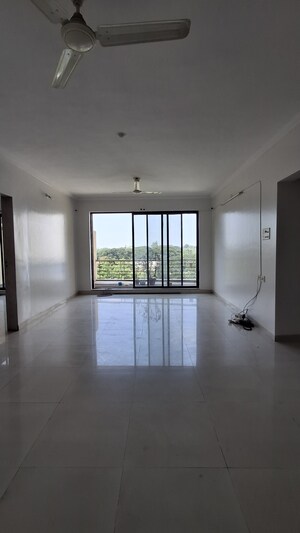  Shop For Rent in Tain Square, Wanwadi