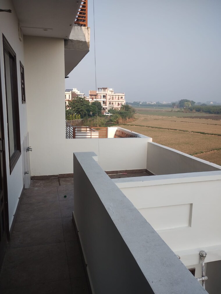 Balcony, aerocity 2 Bedroom 200 Sq.Yd. Builder Floor In Aerocity Mohali 9608121
