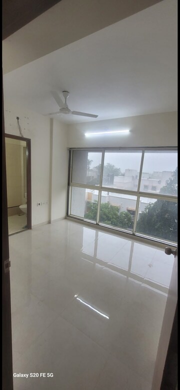 2.5 BHK Apartment For Sale in Govardhangiri, Goregaon West