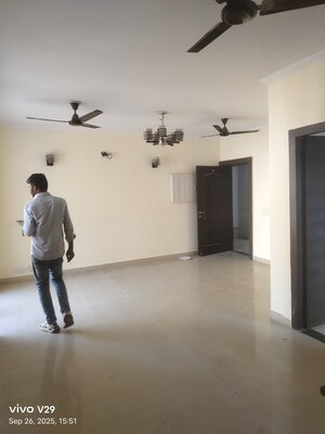 Room in 4 BHK Apartment at Bestech Park View Spa Next, Sector 67 – for Rent