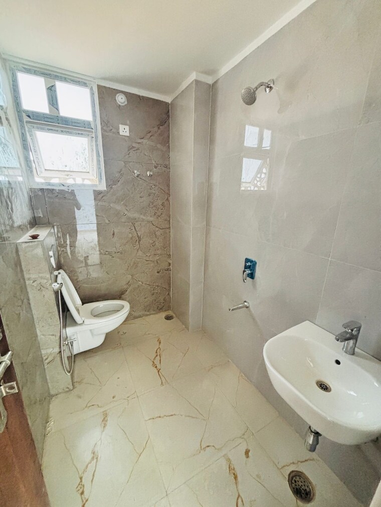 Bathroom, gomti nagar 3 Bedroom 2000 Sq.Ft. Independent House In Gomti Nagar Lucknow 9608127