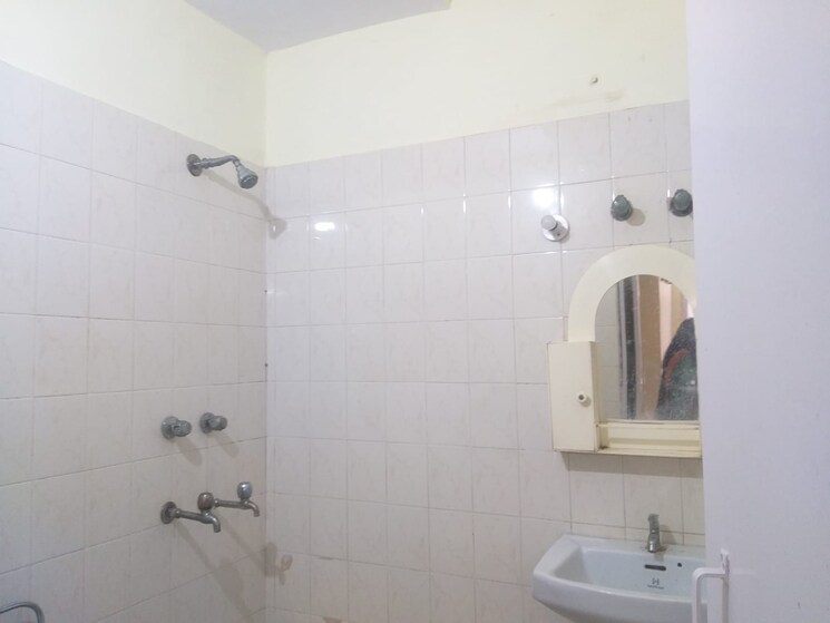 Bathroom, sector 2 dwarka 3 Bedroom 1500 Sq.Ft. Apartment In Sector 2 Dwarka Delhi 9605119
