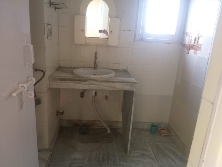 Bathroom, sector 2 dwarka 3 Bedroom 1500 Sq.Ft. Apartment In Sector 2 Dwarka Delhi 9605119