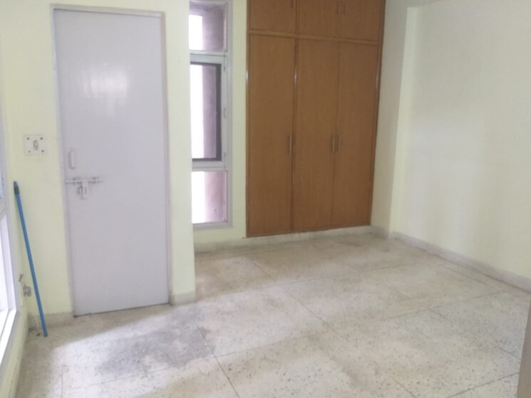 Room, sector 2 dwarka 3 Bedroom 1500 Sq.Ft. Apartment In Sector 2 Dwarka Delhi 9605119