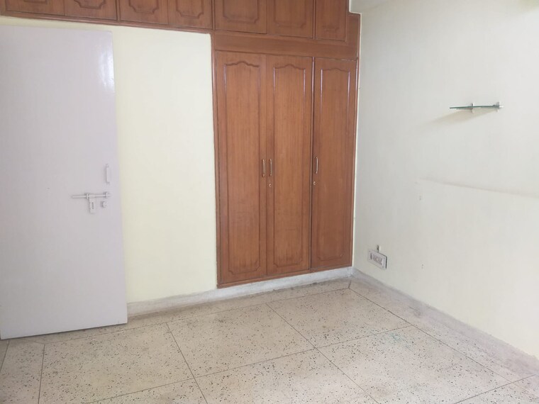 Room, sector 2 dwarka 3 Bedroom 1500 Sq.Ft. Apartment In Sector 2 Dwarka Delhi 9605119