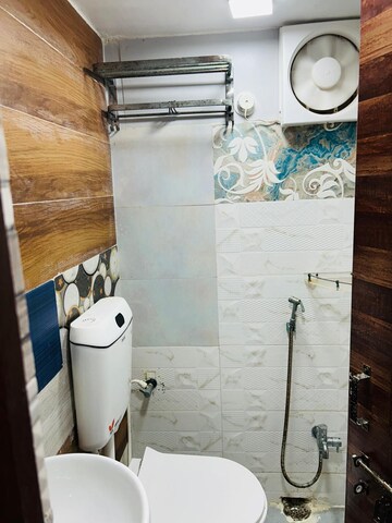 Attached Bathroom in 1 RK Builder Floor at Pachpedi Naka – for Rent