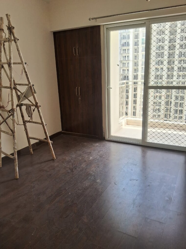 Room, sector 10 greater noida 2 Bedroom 850 Sq.Ft. Apartment In Sector 10 Greater Noida Greater Noida 9608257